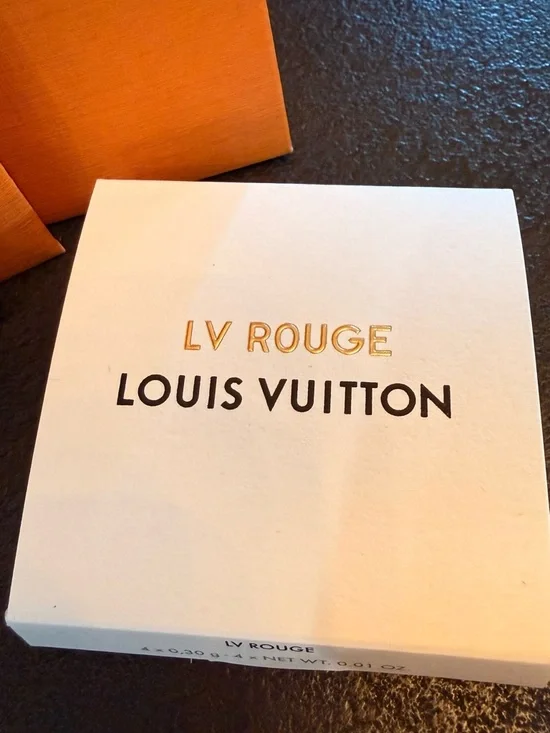 Louis Vuitton Black Lipstick holder and sample! Mini Gift bag included! - Picture 4 of 4